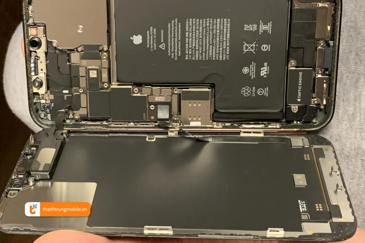 12 pro max bị đơ màn hình