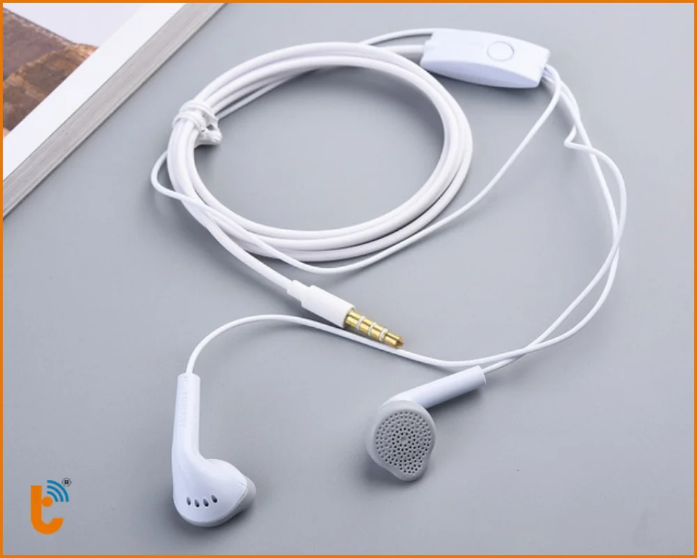Dùng dao rạch dây ra để tìm kiếm chỗ bị đứt