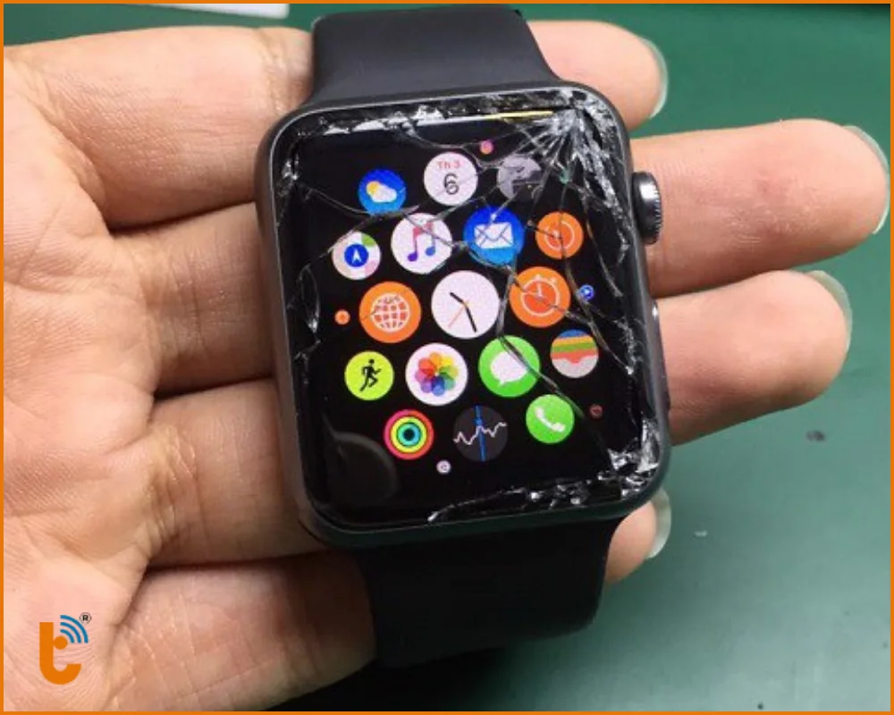 Những rủi ro tiềm ẩn khi cố tình sử dụng Apple Watch bị bể màn hình