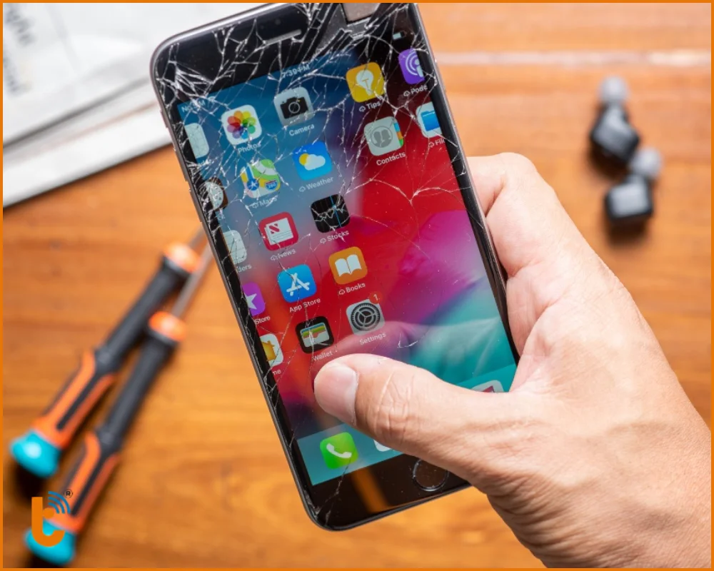 Trường hợp iPhone vỡ kính kèm liệt loạn cảm ứng