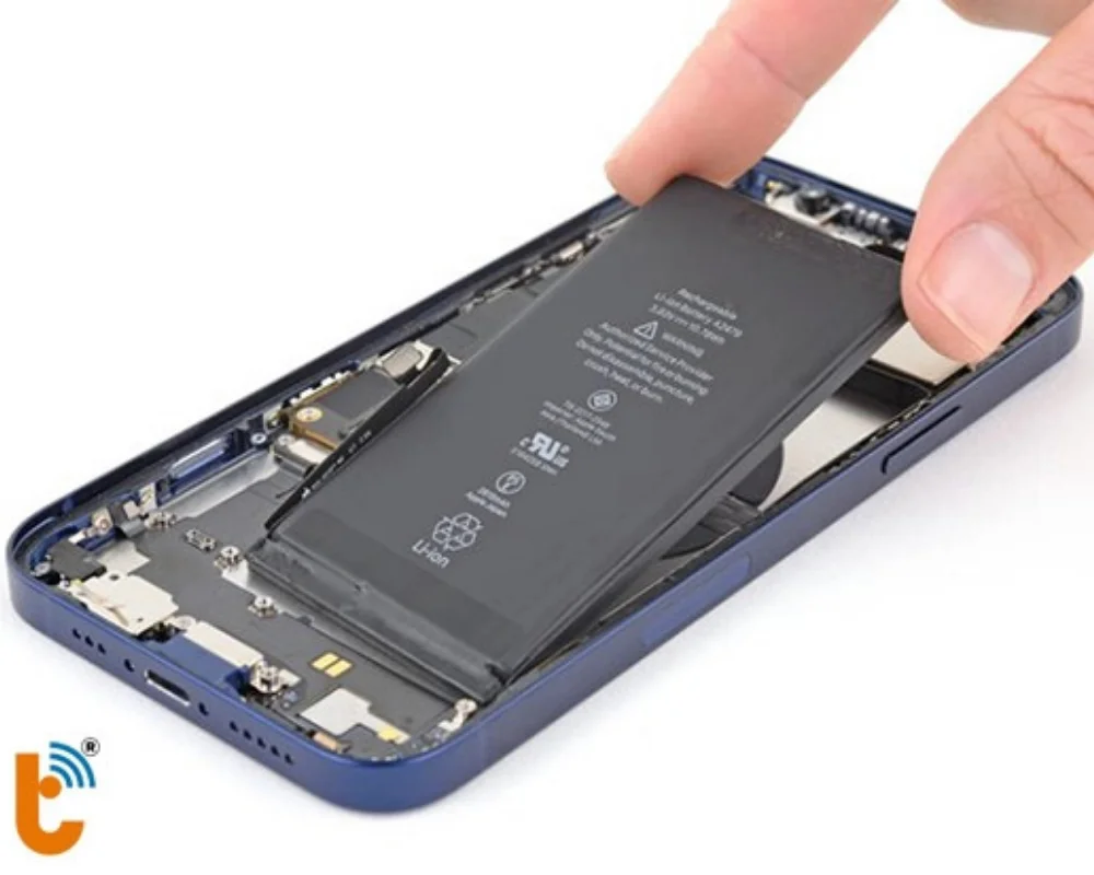 Thay pin iPhone 12 chính hãng