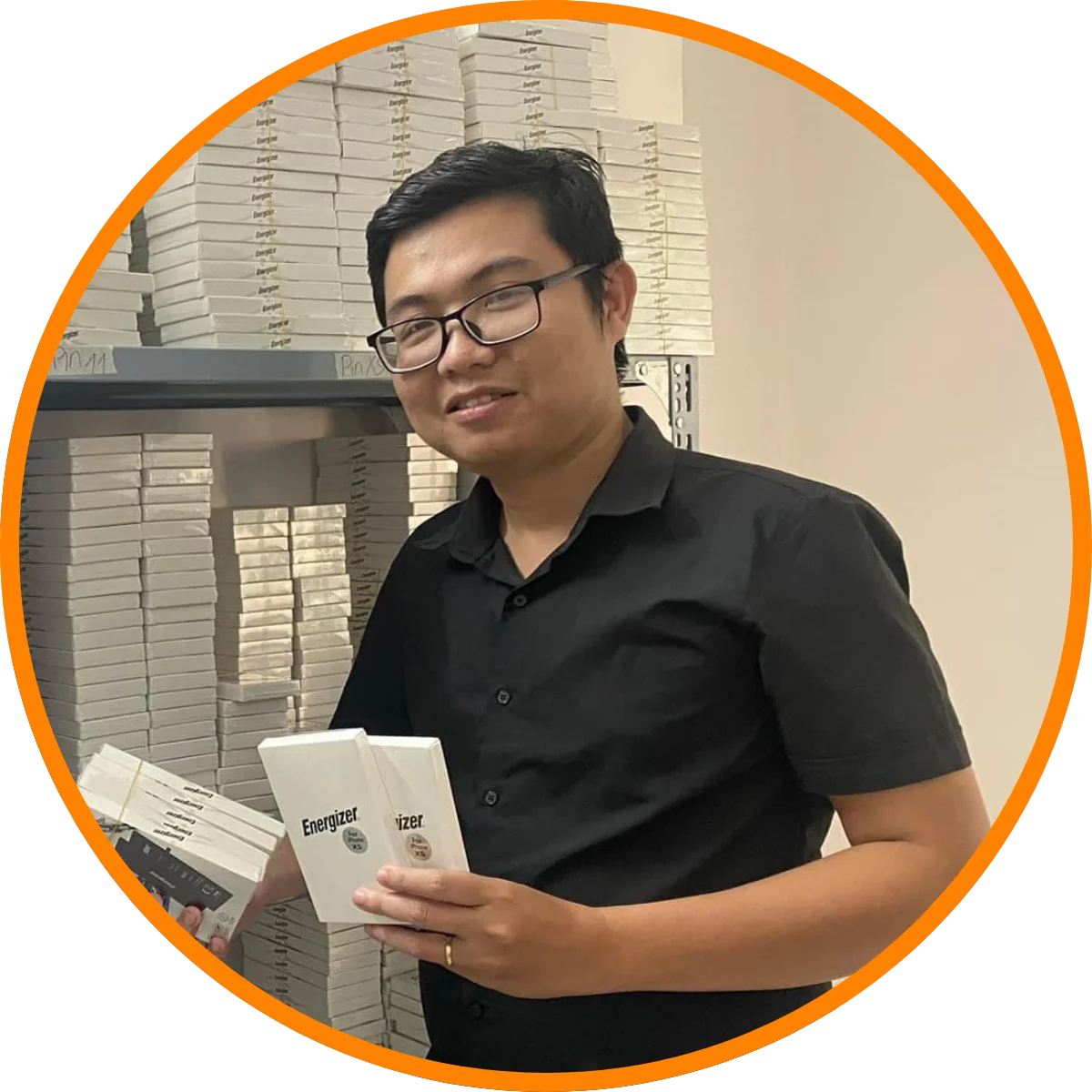 hao-huynh-la-ky-thuat-vien-sua-chua-dien-thoai-may-tinh-bang-va-laptop-tai-tphcm