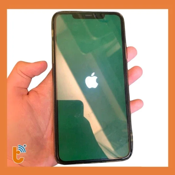 avt-sua-man-hinh-iphone-11-pro-max-bi-xanh