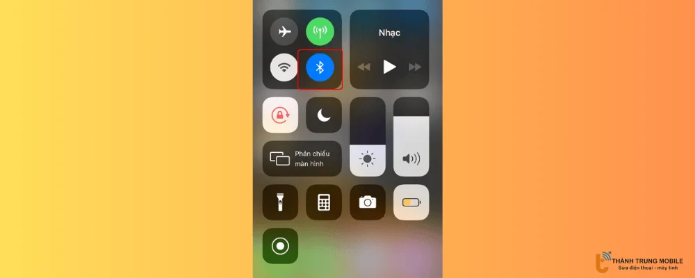 Bật Bluetooth trên cả hai thiết bị.