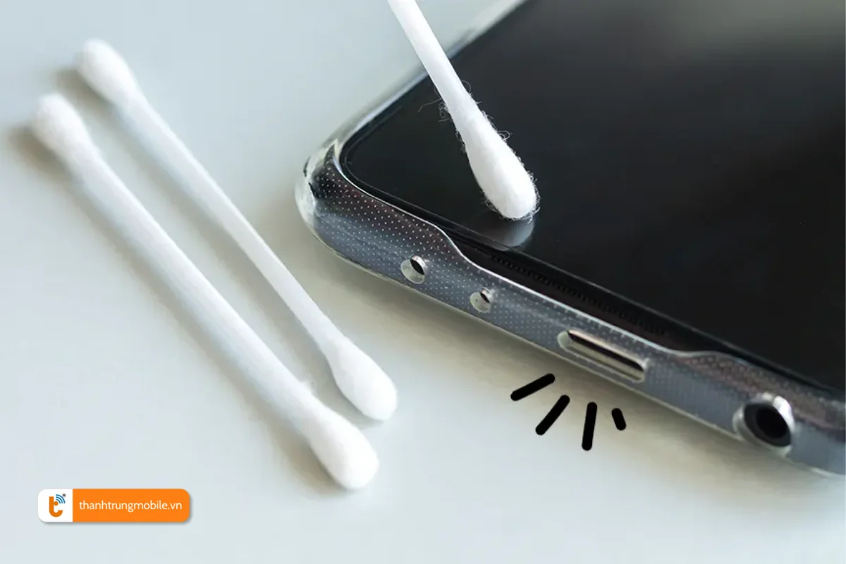 cách vệ sinh cổng sạc iphone