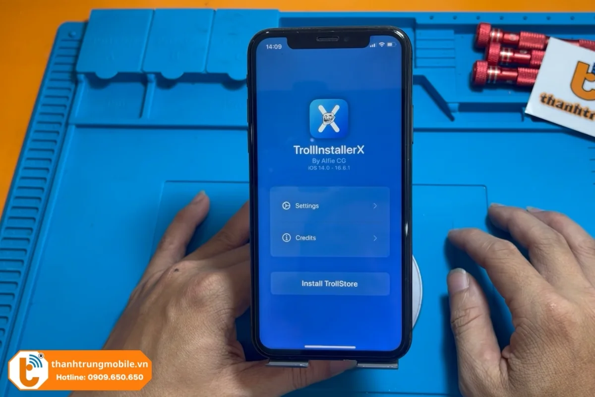 Cài đặt TrollStore cho iPhone