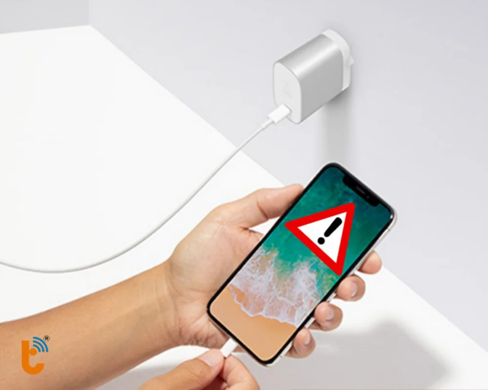 Cắm thử trực tiếp vào ổ điện trên tường để kiểm tra