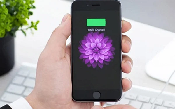 Có nên sạc pin iPhone đầy 100%?