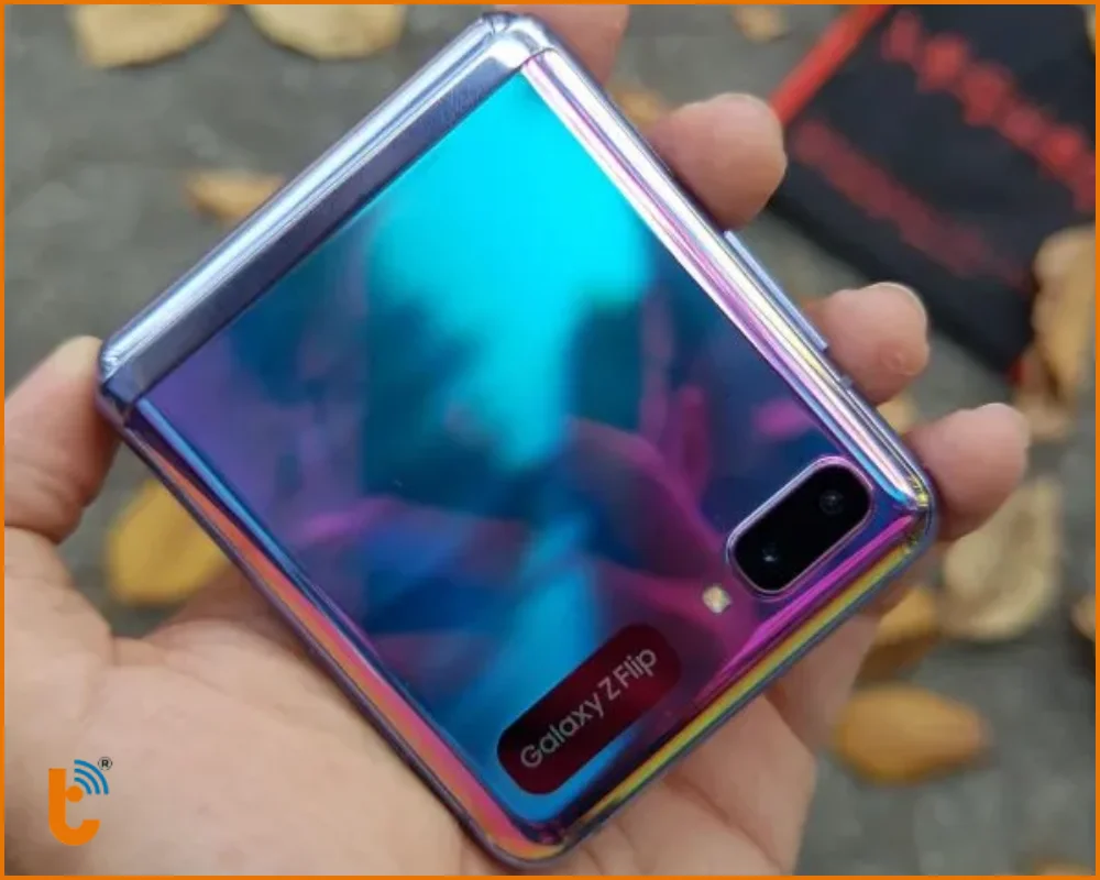 Dấu hiệu bạn cần thay vỏ Samsung Galaxy Z Flip 2