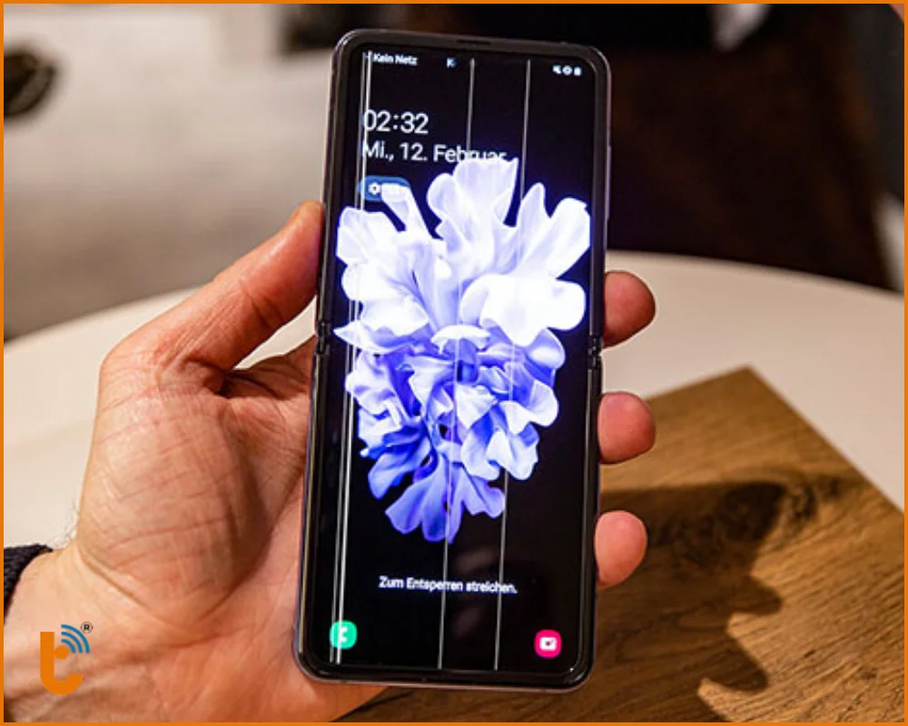 Dấu hiệu cần thay màn hình Samsung Galaxy Z Flip 2