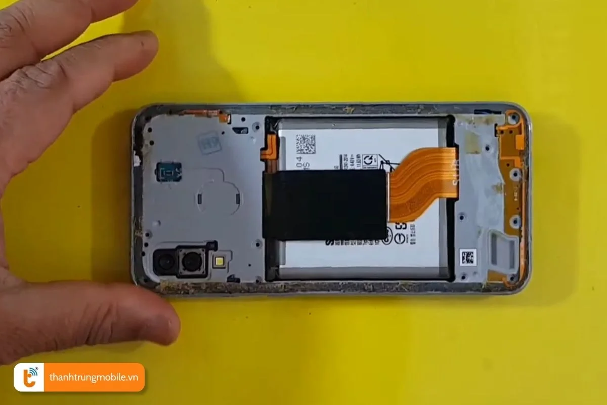 Dấu hiệu cần thay pin Samsung A40 mới