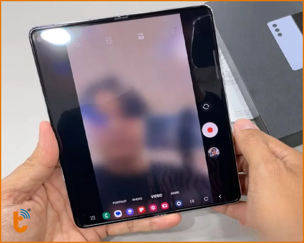 Dấu hiệu cụm camera Galaxy Z Fold 3 5G đã bị hư hỏng