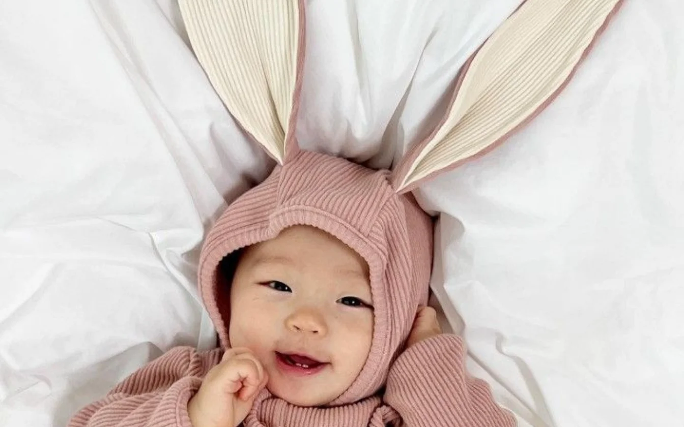 hinh-nen-be-gai-de-thuong-cho-may-tinh (3)