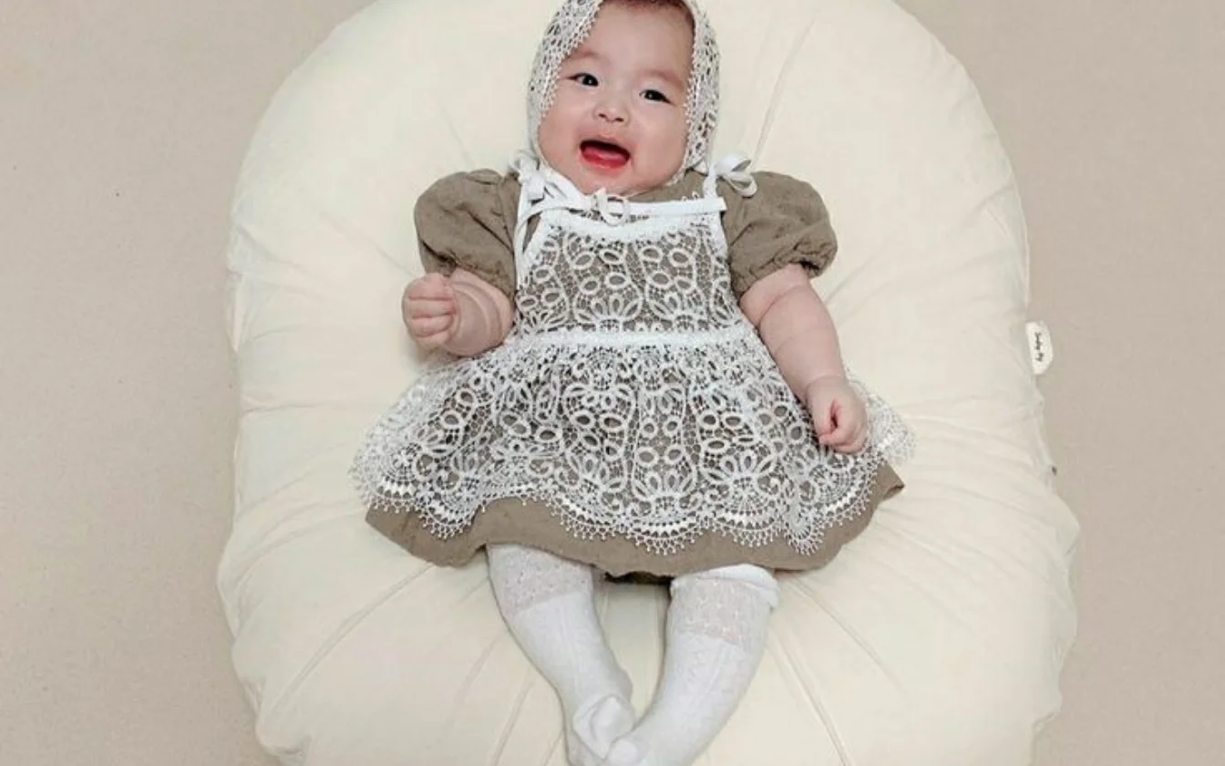 hinh-nen-be-gai-de-thuong-cho-may-tinh (4)