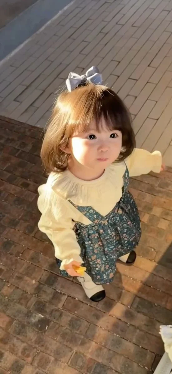 Hinh-nen-be-gai-so-sinh-de-thuong (31)