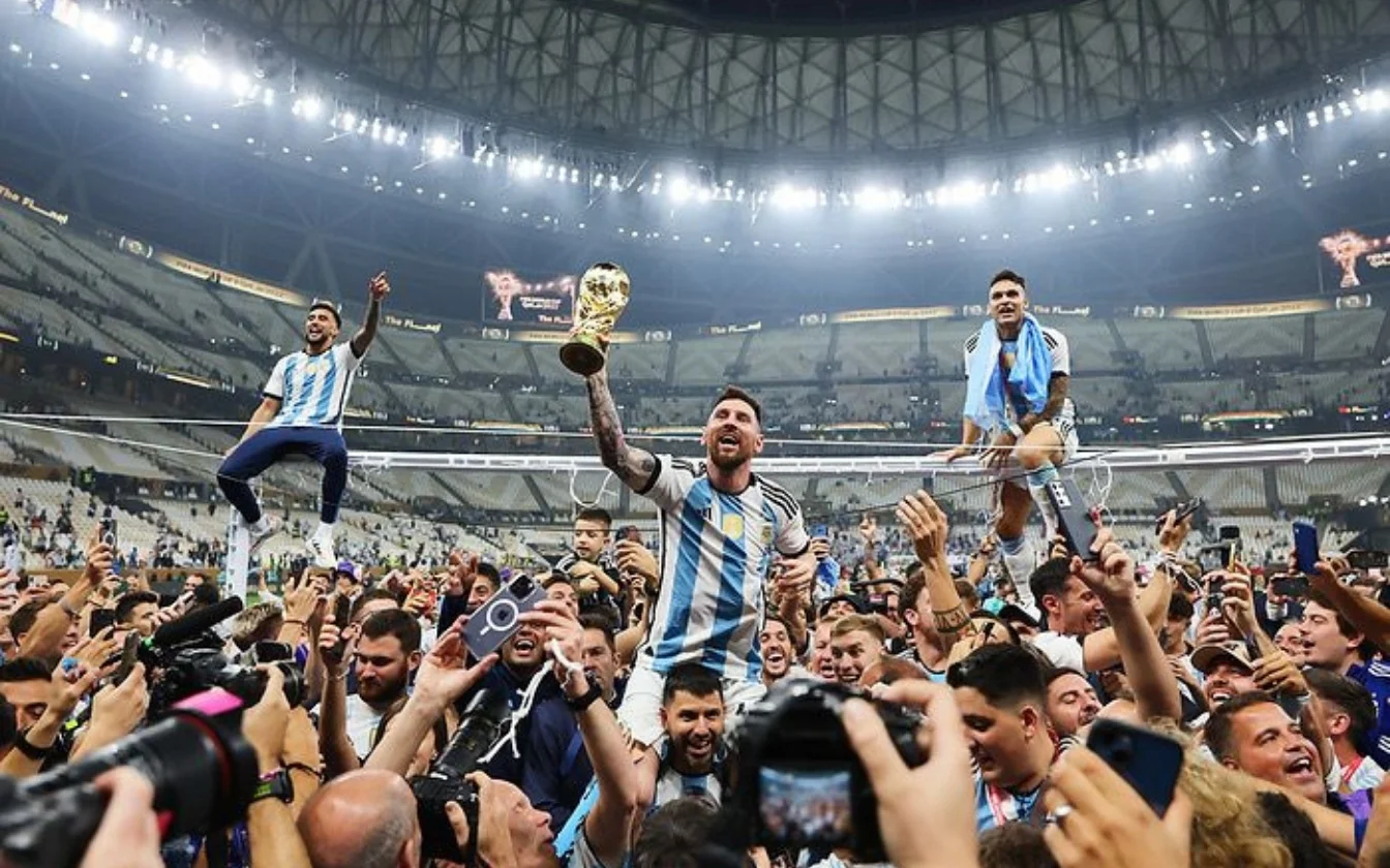 hinh-nen-bong-da-4K-cho-dien-thoai (4)-1