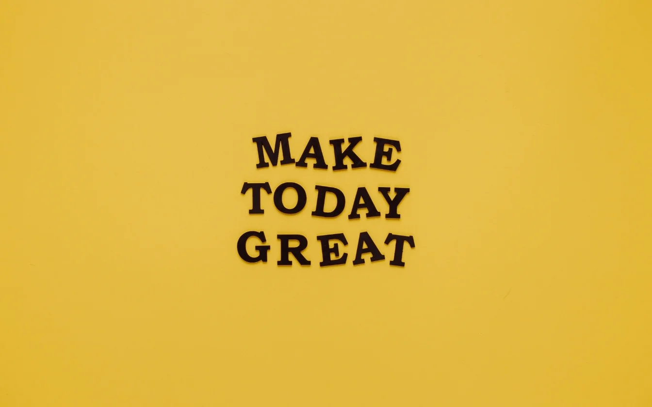 Hinh-nen-dong-luc-cho-laptop (3)-1