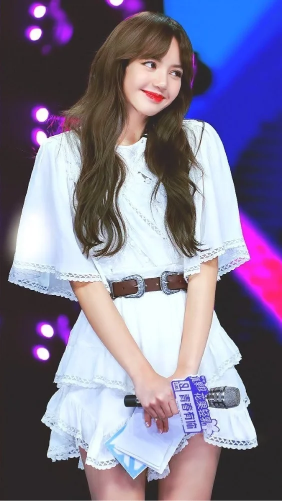 Hinh-nen-Lisa-Blackpink (10)