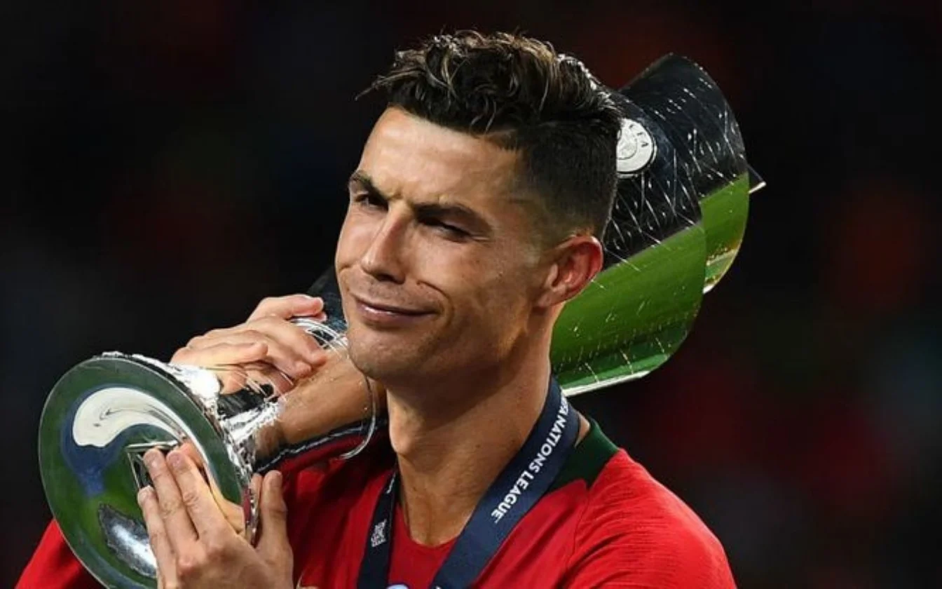 hinh-nen-ronaldo-cho-may-tinh (10)