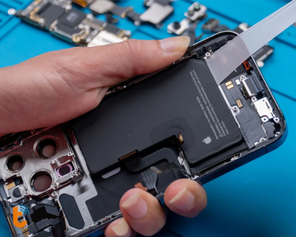 Thay pin iPhone 12 Pro Max lấy liền trong 30–45 phút