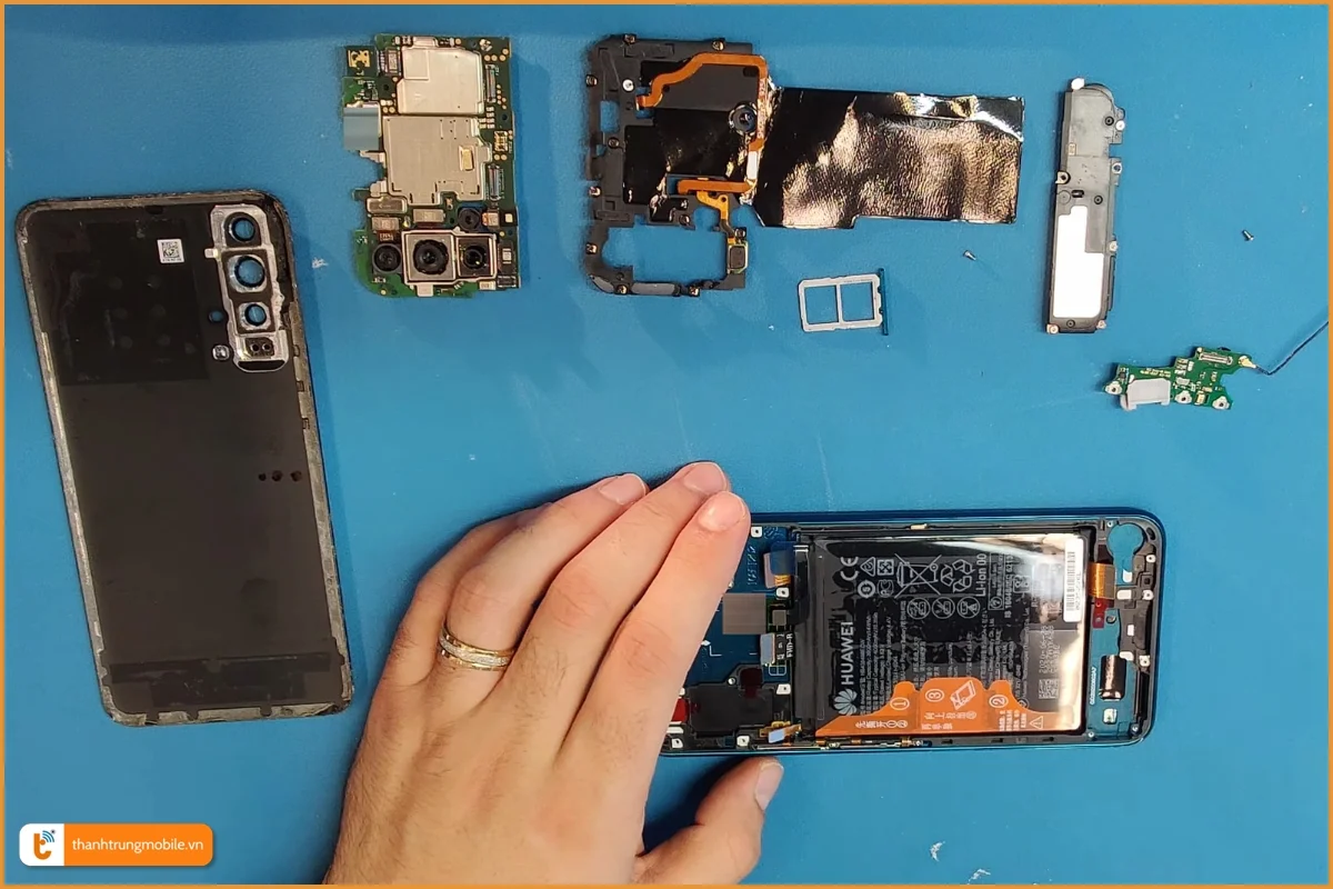 Huawei Honor 20 Pro pin sạc lâu đầy, nóng máy