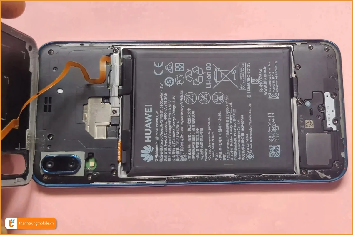 Huawei Y9 2019 lỗi pin chai, tụt nhanh cần thay mới