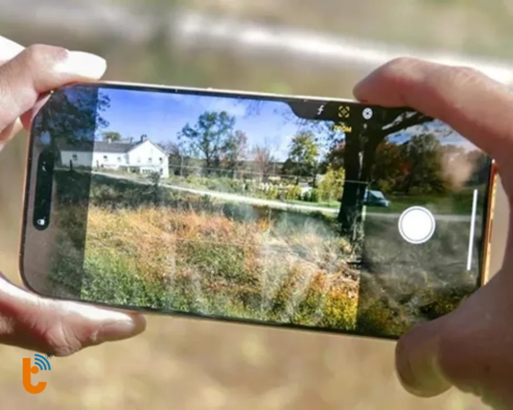 Khi pin còn dưới 20%, thử mở các tác vụ nặng như game, camera, hoặc quay video 4K để kiểm tra 