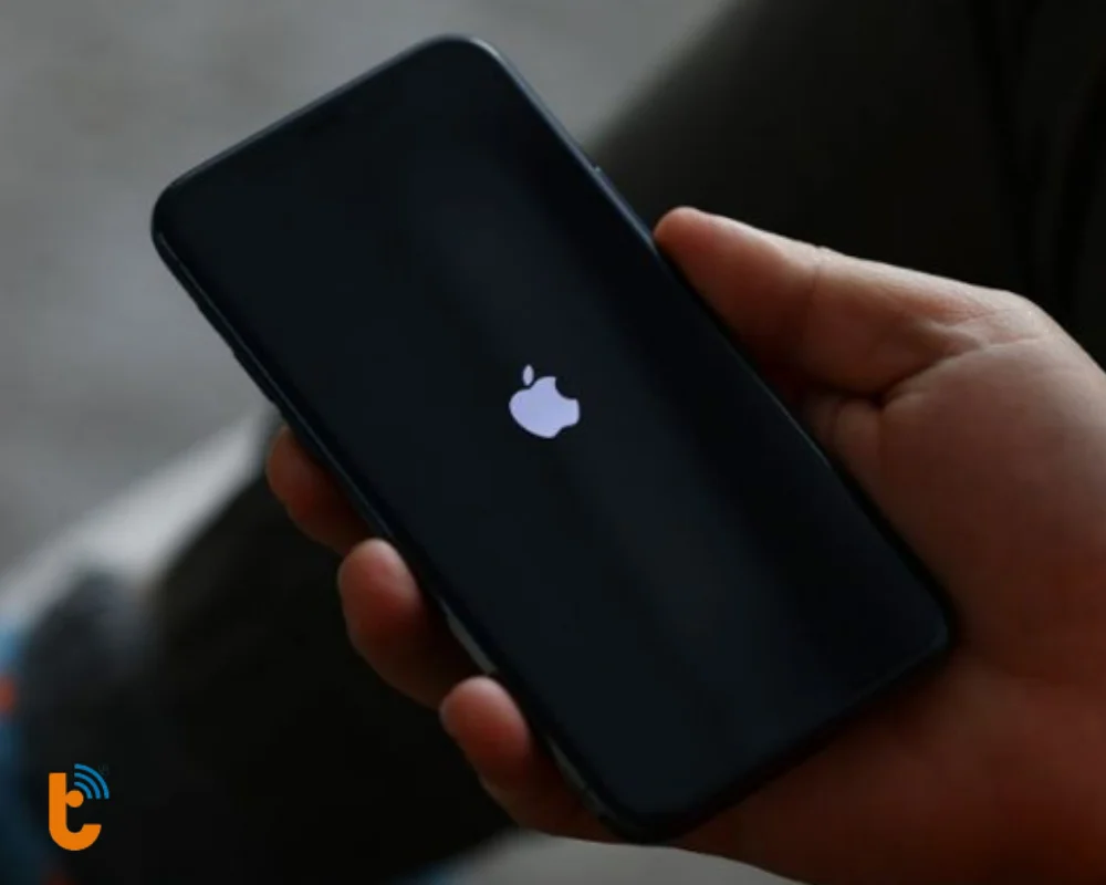 Khởi động lại iPhone ít nhất 1 lần/tuần để hệ thống hoạt động mượt hơn