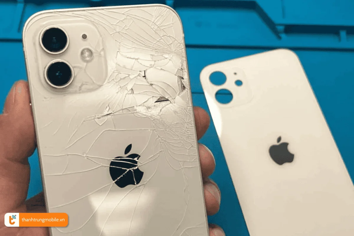 Kính lưng iPhone bị vỡ cần thay mới