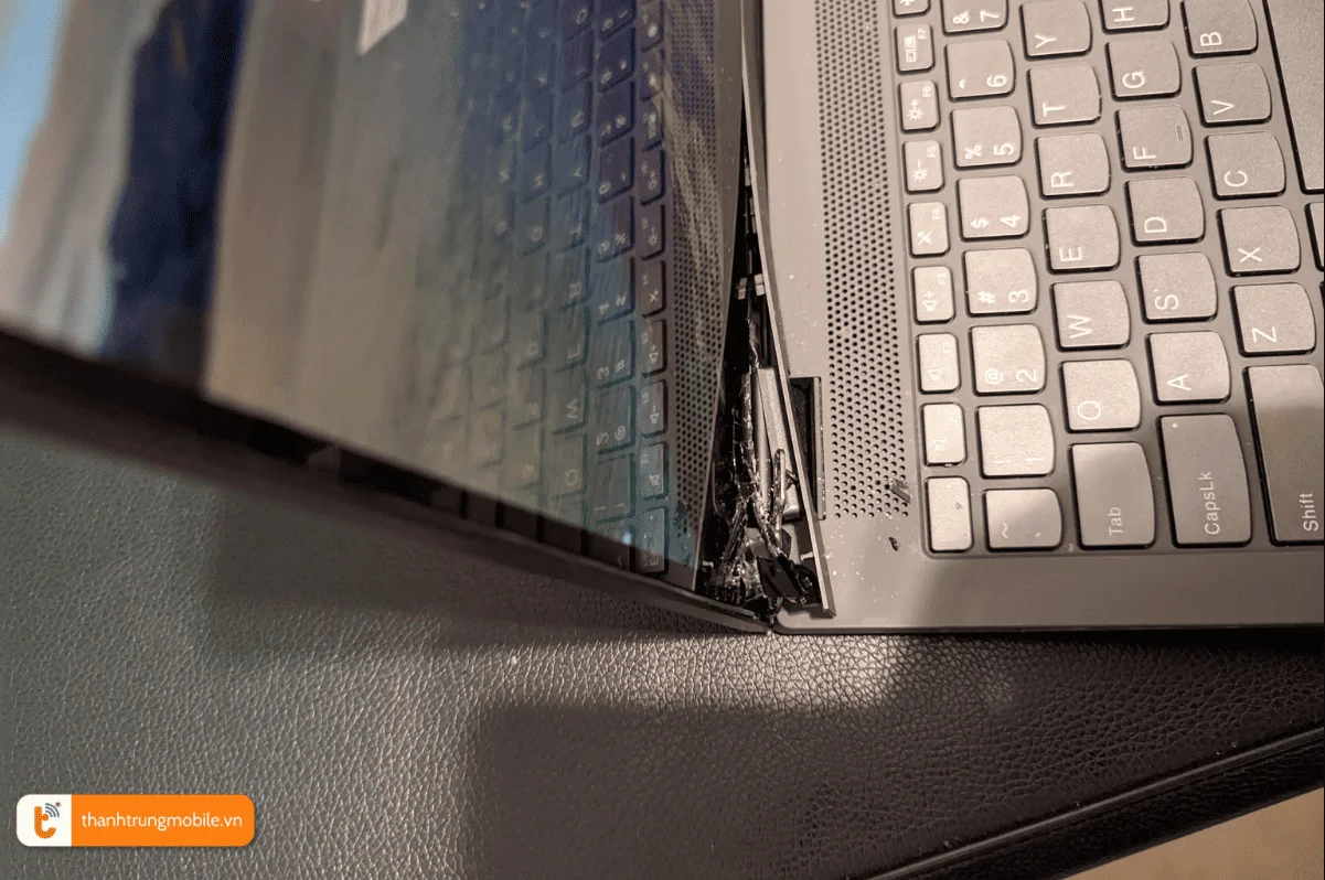 Laptop bị gãy bản lề