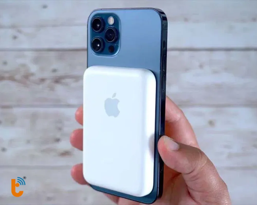 Mang theo sạc dự phòng khi cần ra ngoài nhiều