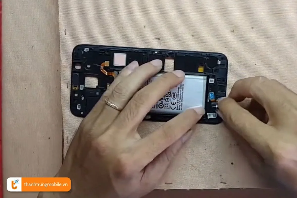 Nguyên nhân khiến mic điện thoại Samsung J6, J6 Plus hỏng