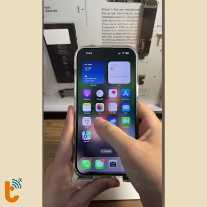 nhan-biet-iphone-ep-kinh-qua-cam-ung-1