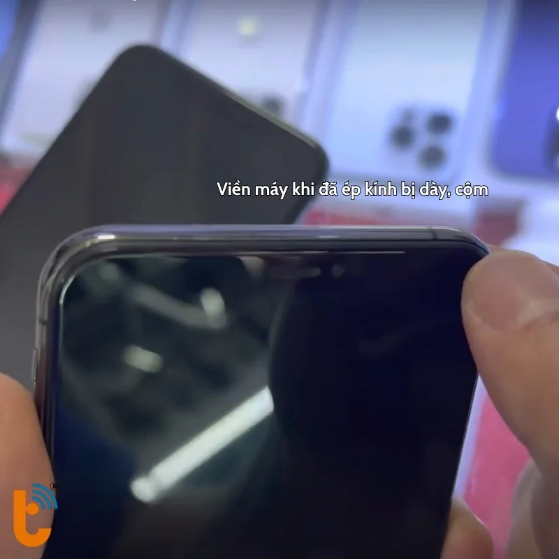 nhan-biet-iphone-ep-kinh-qua-vien-may (2)