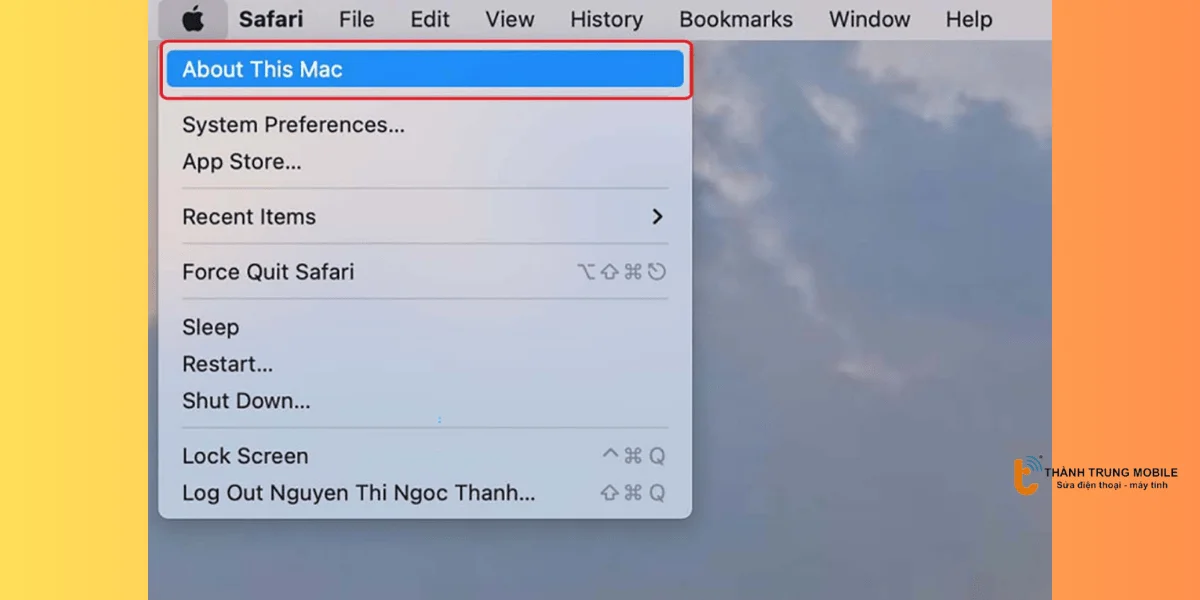 Nhấp vào biểu tượng Apple trên MacBook và chọn About this Mac