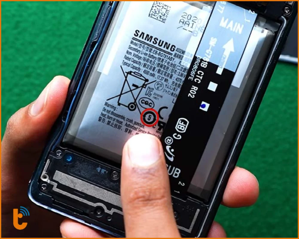 Pin Samsung phồng lên do bị chai