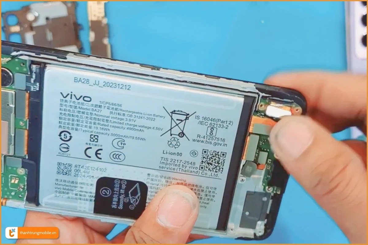 Pin Vivo Y100 bị chai, xài nóng máy