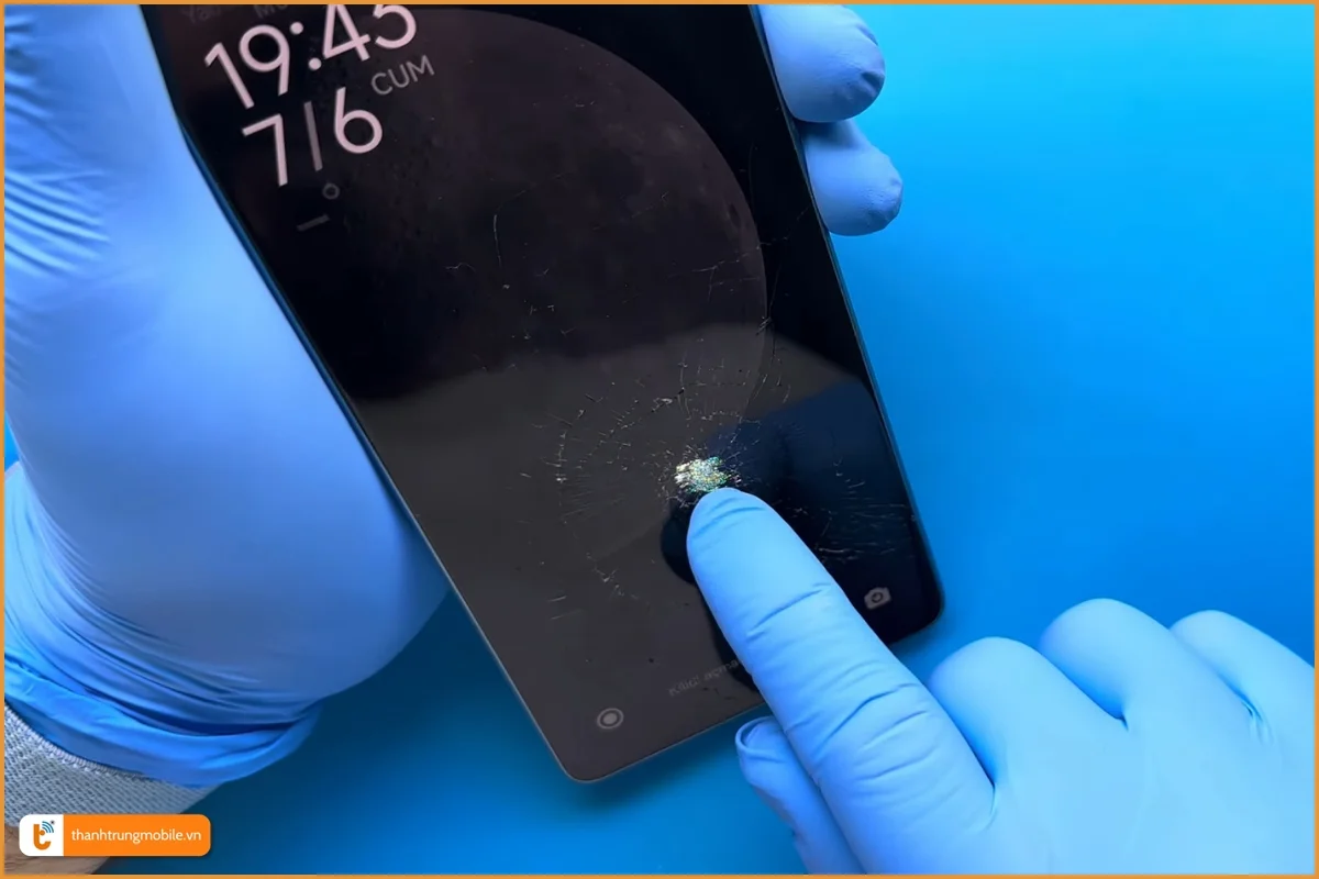 Poco F5 rơi vỡ hư màn hình