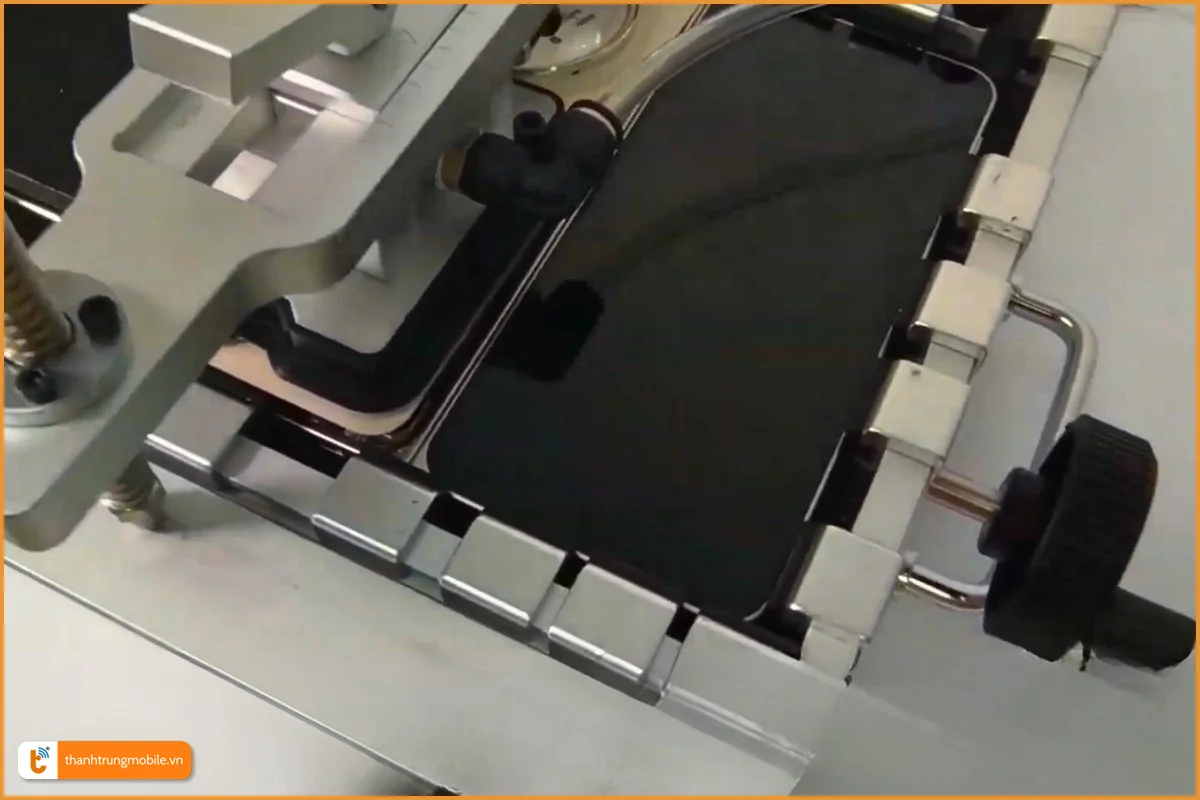 Quy trình ép kính Oppo Find X8 Pro chuyên nghiệp