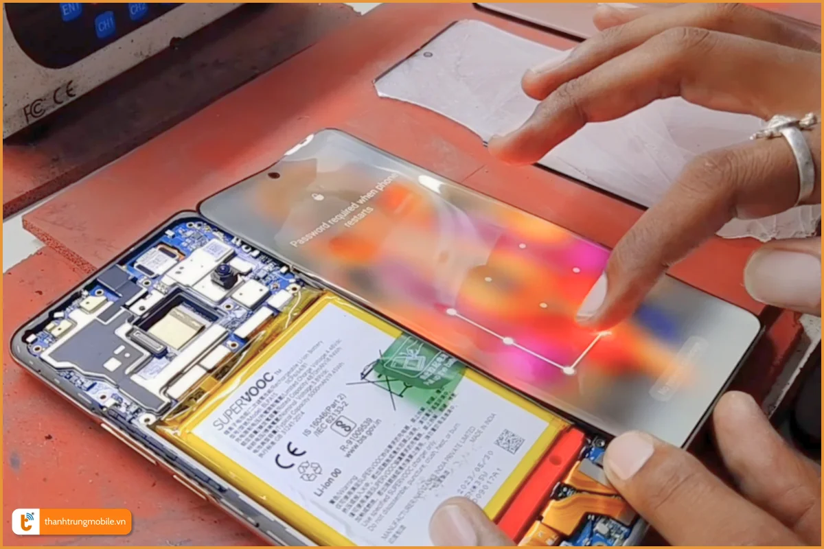 Quy trình ép kính Realme 14 Pro Plus 5G chuyên nghiệp