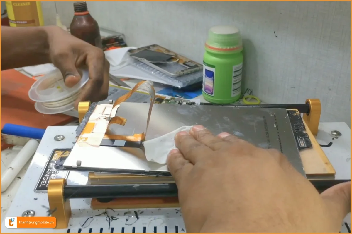 Thay mặt kính Galaxy Tab A 8.0