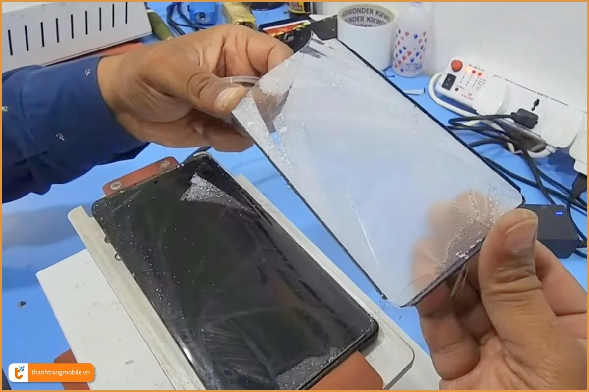 Quy trình ép kính Vivo X70