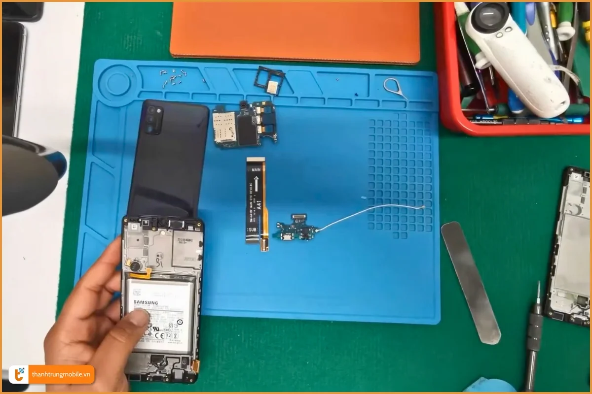 Quy trình màn hình Samsung Galaxy A41 chuyên nghiệp