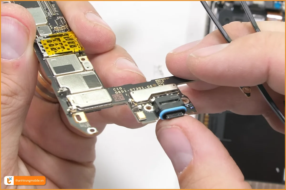 Quy trình thay chân sạc Google Pixel 7A
