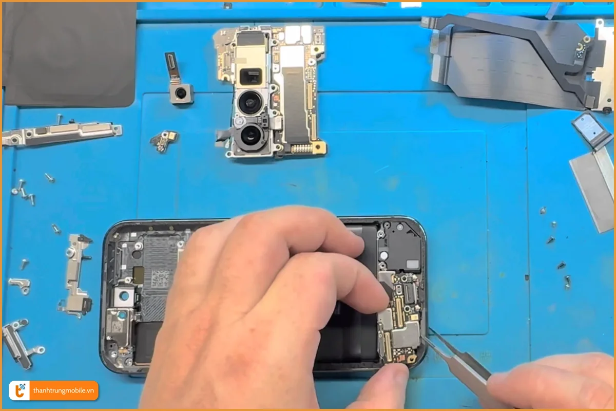 Quy trình thay chân sạc Google Pixel 9 Pro