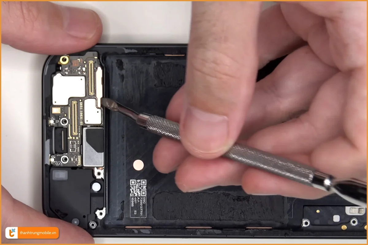 Quy trình thay chân sạc Google Pixel 9