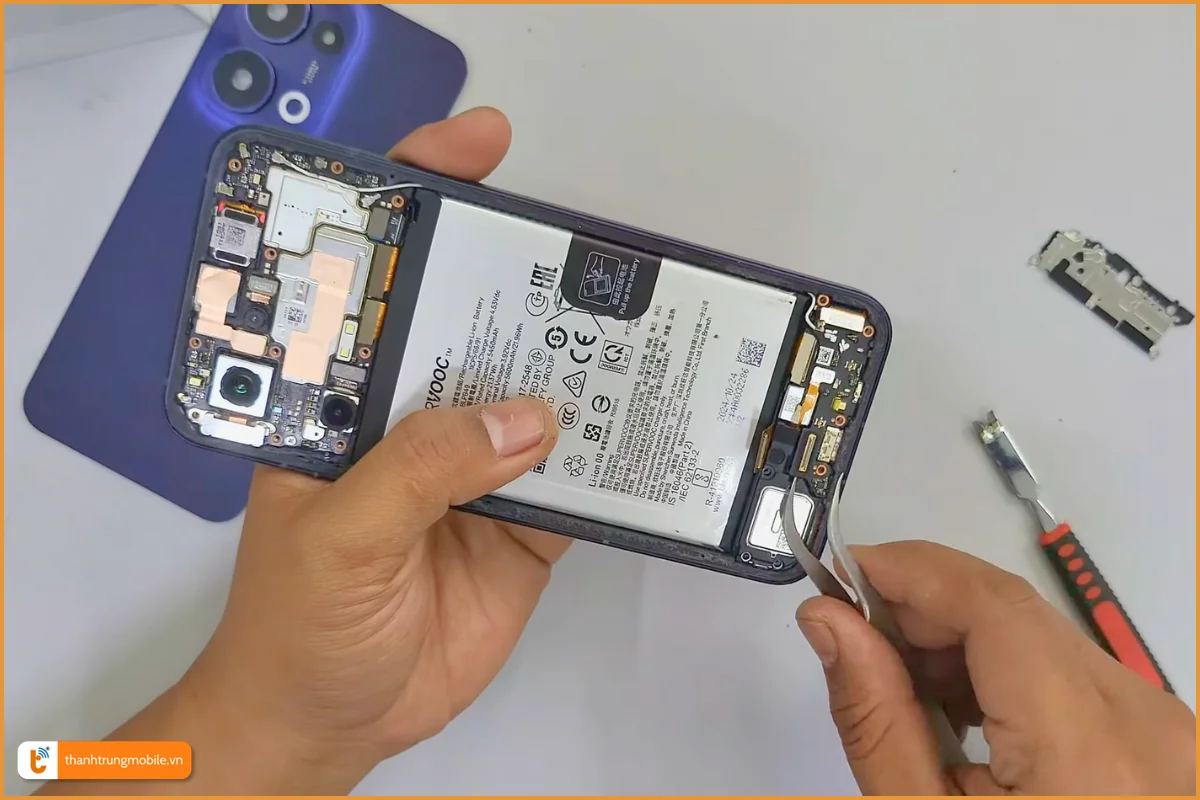 Quy trình thay chân sạc OPPO Reno13 5G