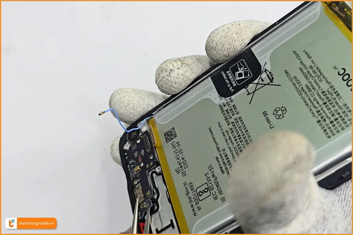 Quy trình thay chân sạc Realme 14T 5G