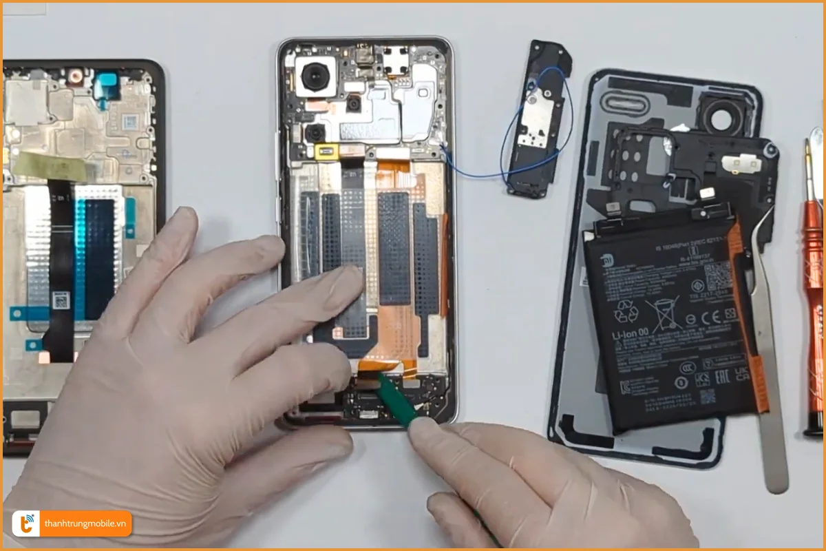 Quy trình thay chân sạc Redmi Note 14 Pro Plus 5G