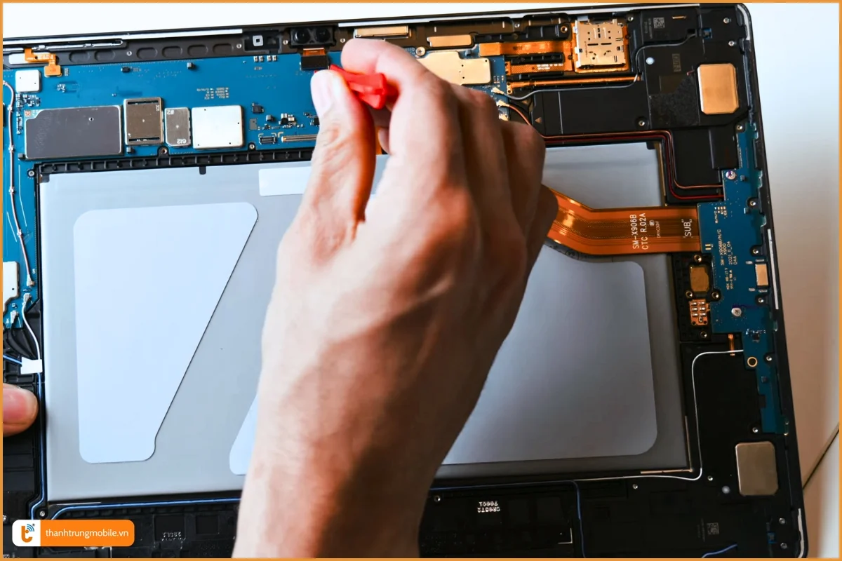 Quy trình thay chân sạc Samsung TaB S8 Ultra